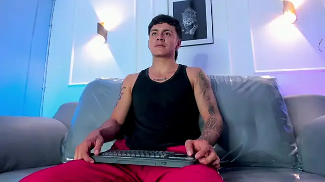 Leo santoro online show from 6, 4, 2026