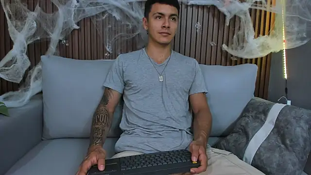 Leo santoro online show from 1, 11, 2025