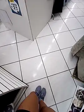 cicinha3657 online show from 15, 4, 2026