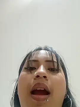 LilyCutee  online show from 13, 9, 2025