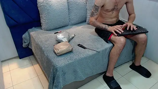 StormAndLogan online show from 6, 10, 2025