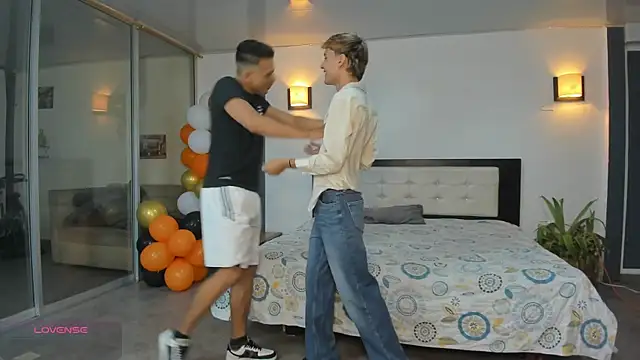 Bisexlifehot   online show from 22, 11, 2025