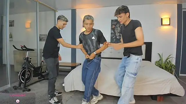 Bisexlifehot   online show from 9, 11, 2025