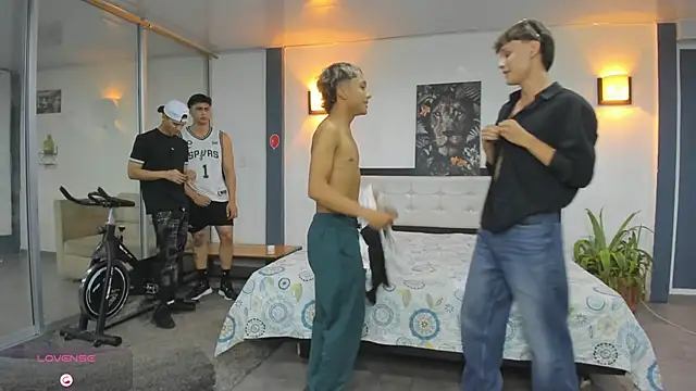 Bisexlifehot   online show from 14, 11, 2025