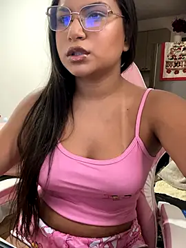 Snapshot of AngelBrazil_Ofc chatting on 4, 12, 2025 AngelBrazil Ofc online show from 4, 12, 2025