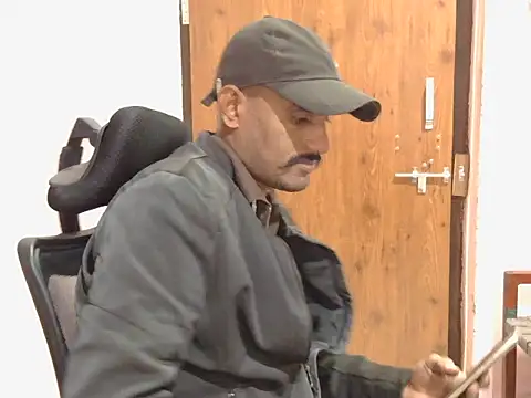 krishjaat43 online show from 4, 12, 2025