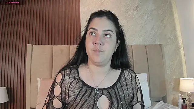  Cris Spicy  online show from 15, 4, 2026