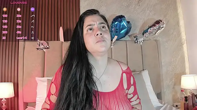Snapshot of _Cris_Spicy_ chatting on 5, 7, 2026 Cris Spicy online show from 5, 7, 2026