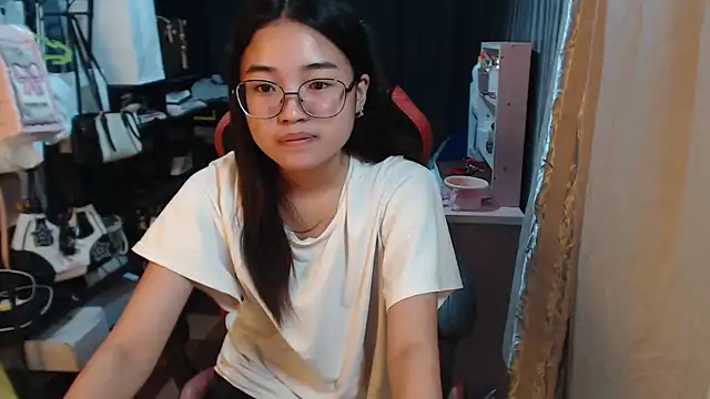 urhoneybunny25 online show from 13, 10, 2025