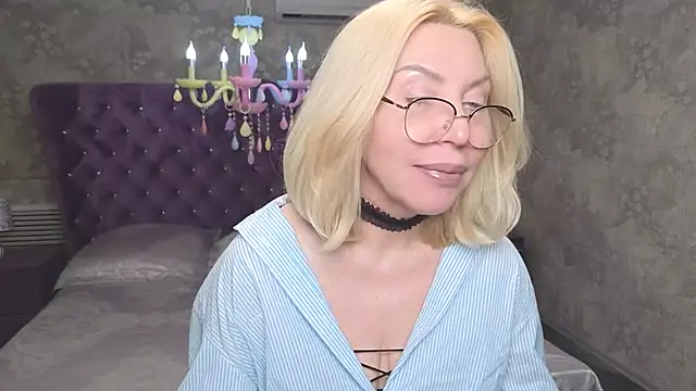 Snapshot of Wendy_Waves chatting on 20, 12, 2025 Wendy Waves online show from 20, 12, 2025