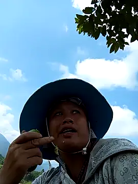 Snapshot of Bibilenu chatting on 18, 10, 2025 Bibilenu online show from 18, 10, 2025