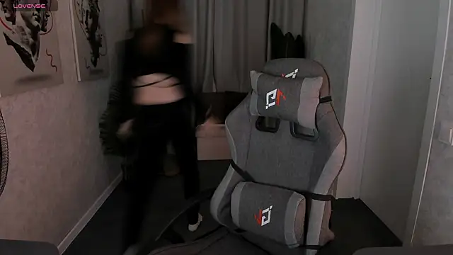 Lori Blossom online show from 27, 2, 2026