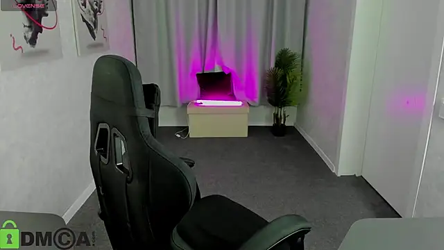 Lori Blossom online show from 25, 9, 2025