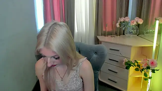 Snapshot of Sarrah_blush chatting on 9, 9, 2025 Sarrah blush online show from 9, 9, 2025