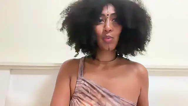 Snapshot of Vaylisse chatting on 31, 10, 2025 Vaylisse online show from 31, 10, 2025