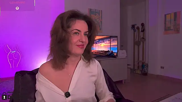 Witch in Silk online show from 8, 11, 2025