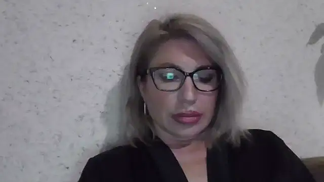 fox red lady7 online show from 12, 4, 2026