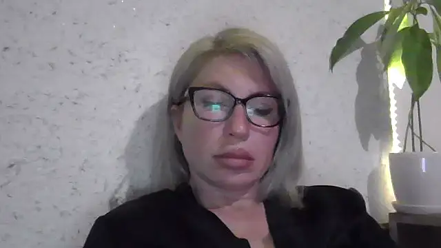 fox red lady7 online show from 24, 4, 2026