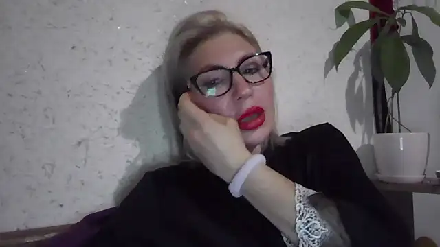 fox red lady7 online show from 21, 4, 2026