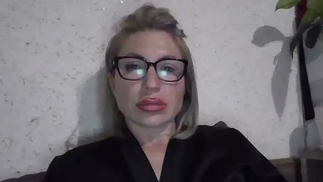 fox red lady7 online show from 15, 4, 2026