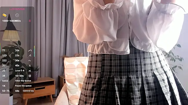 Snapshot of UdelaDodson chatting on 30, 11, 2025 UdelaDodson online show from 30, 11, 2025