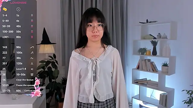 Snapshot of UdelaDodson chatting on 27, 11, 2025 UdelaDodson online show from 27, 11, 2025