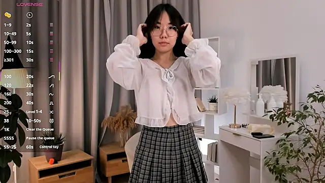 Snapshot of UdelaDodson chatting on 15, 11, 2025 UdelaDodson online show from 15, 11, 2025