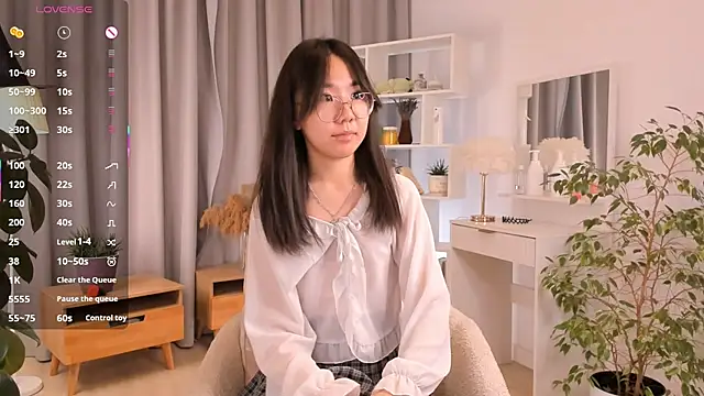 Snapshot of UdelaDodson chatting on 16, 11, 2025 UdelaDodson online show from 16, 11, 2025