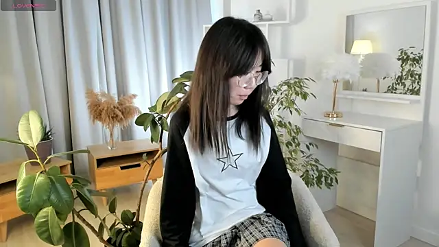 Snapshot of UdelaDodson chatting on 12, 10, 2025 UdelaDodson online show from 12, 10, 2025