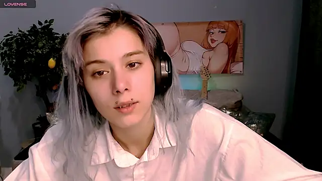 Snapshot of SophieAsh chatting on 11, 10, 2025 SophieAsh online show from 11, 10, 2025
