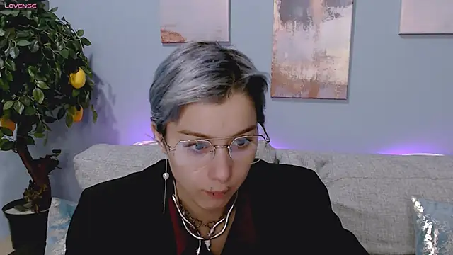 SophieAsh online show from 30, 9, 2025