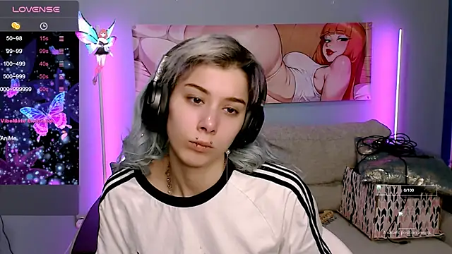 Snapshot of SophieAsh chatting on 17, 10, 2025 SophieAsh online show from 17, 10, 2025