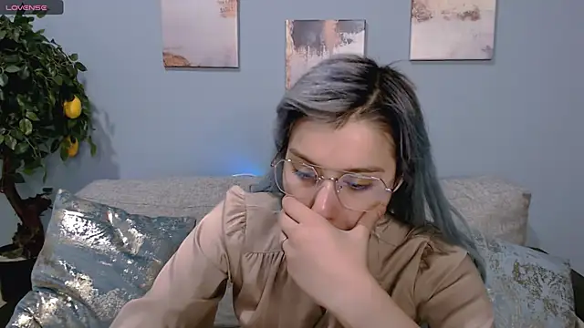 SophieAsh online show from 2, 10, 2025