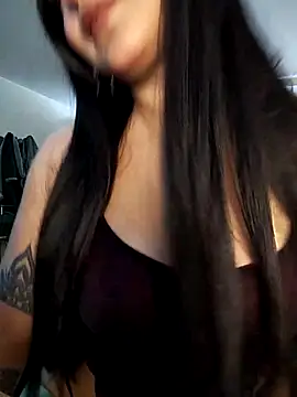 FallsForHerSmile online show from 4, 12, 2025