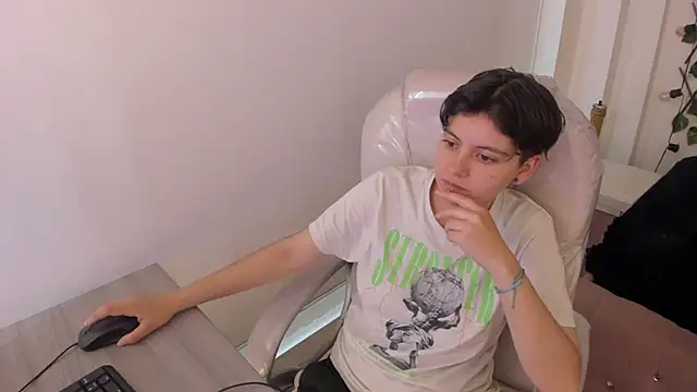 Snapshot of Nathaly_ds chatting on 21, 10, 2025 Nathaly ds online show from 21, 10, 2025