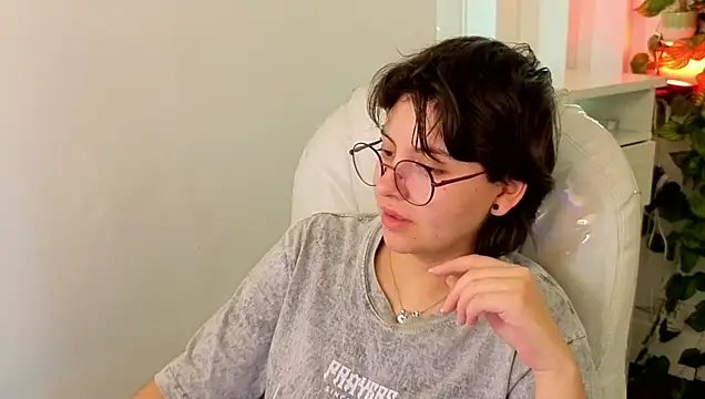 Nathaly ds online show from 9, 7, 2026