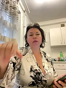 Kiravix online show from 13, 11, 2025