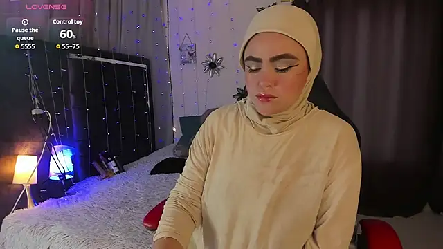 Snapshot of MarianFadel chatting on 26, 11, 2025 MarianFadel online show from 26, 11, 2025