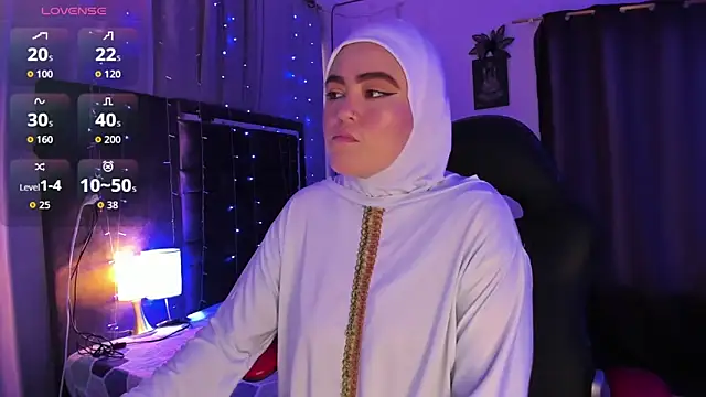 Snapshot of MarianFadel chatting on 5, 11, 2025 MarianFadel online show from 5, 11, 2025