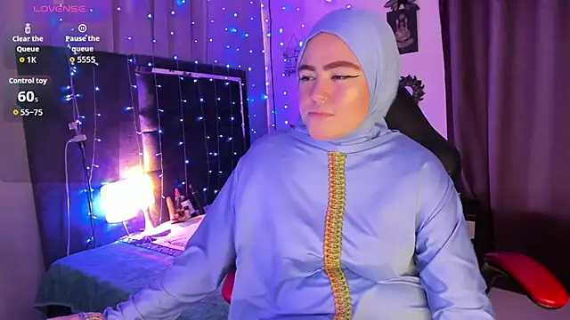 Snapshot of MarianFadel chatting on 4, 11, 2025 MarianFadel online show from 4, 11, 2025