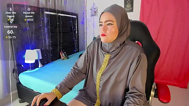 Snapshot of MarianFadel chatting on 28, 10, 2025 MarianFadel online show from 28, 10, 2025