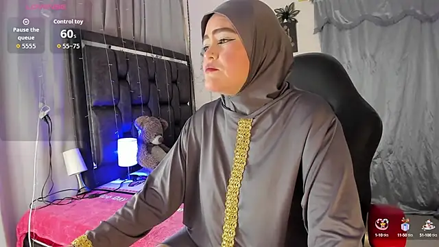 Snapshot of MarianFadel chatting on 9, 10, 2025 MarianFadel online show from 9, 10, 2025