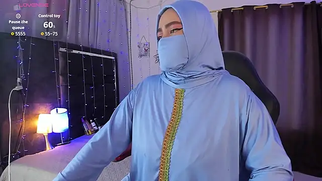 Snapshot of MarianFadel chatting on 25, 11, 2025 MarianFadel online show from 25, 11, 2025