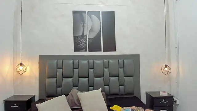 dakota roussee online show from 25, 11, 2025