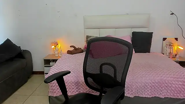 hannahdvil1 online show from 27, 4, 2026