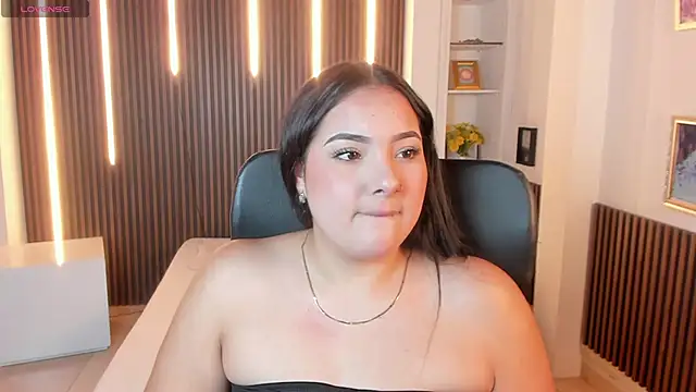 Snapshot of sofiacaramel chatting on 18, 11, 2025 sofiacaramel online show from 18, 11, 2025