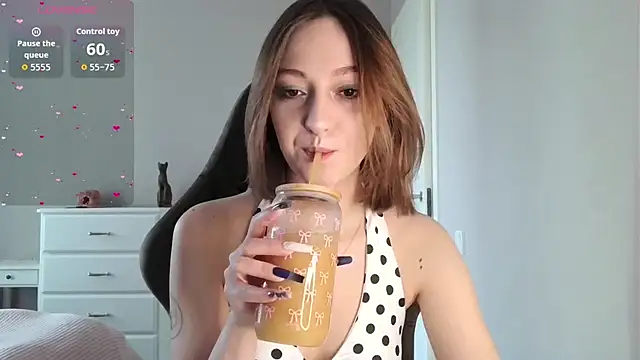 white liillyy online show from 12, 6, 2026