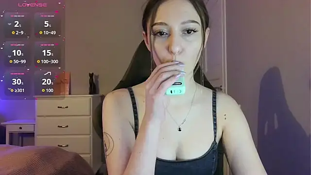 white liillyy online show from 8, 4, 2026