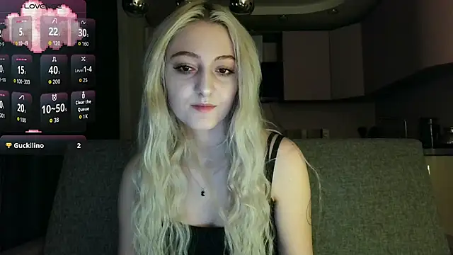 Snapshot of white_liillyy chatting on 18, 10, 2025 white liillyy online show from 18, 10, 2025