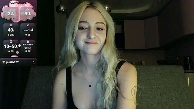 Snapshot of white_liillyy chatting on 17, 10, 2025 white liillyy online show from 17, 10, 2025